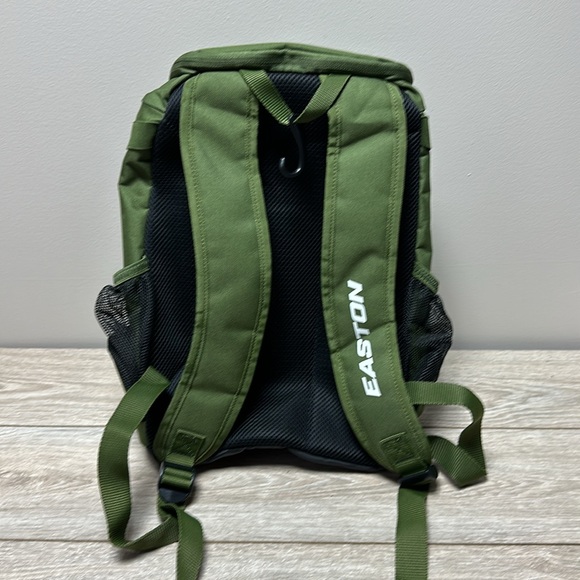 NWT Easton Game Ready Youth Green Camo Baseball Equipment Backpack Bag - Picture 5 of 11